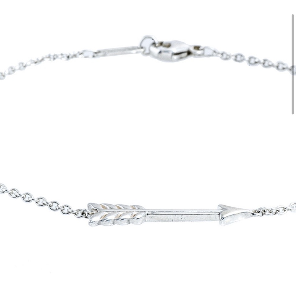 LIKE NEW Tiffany & Co Arrow Bracelet